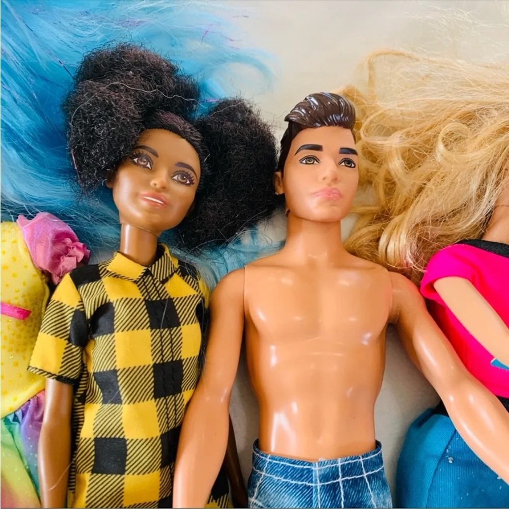 Dolls - Picture 3 of 6